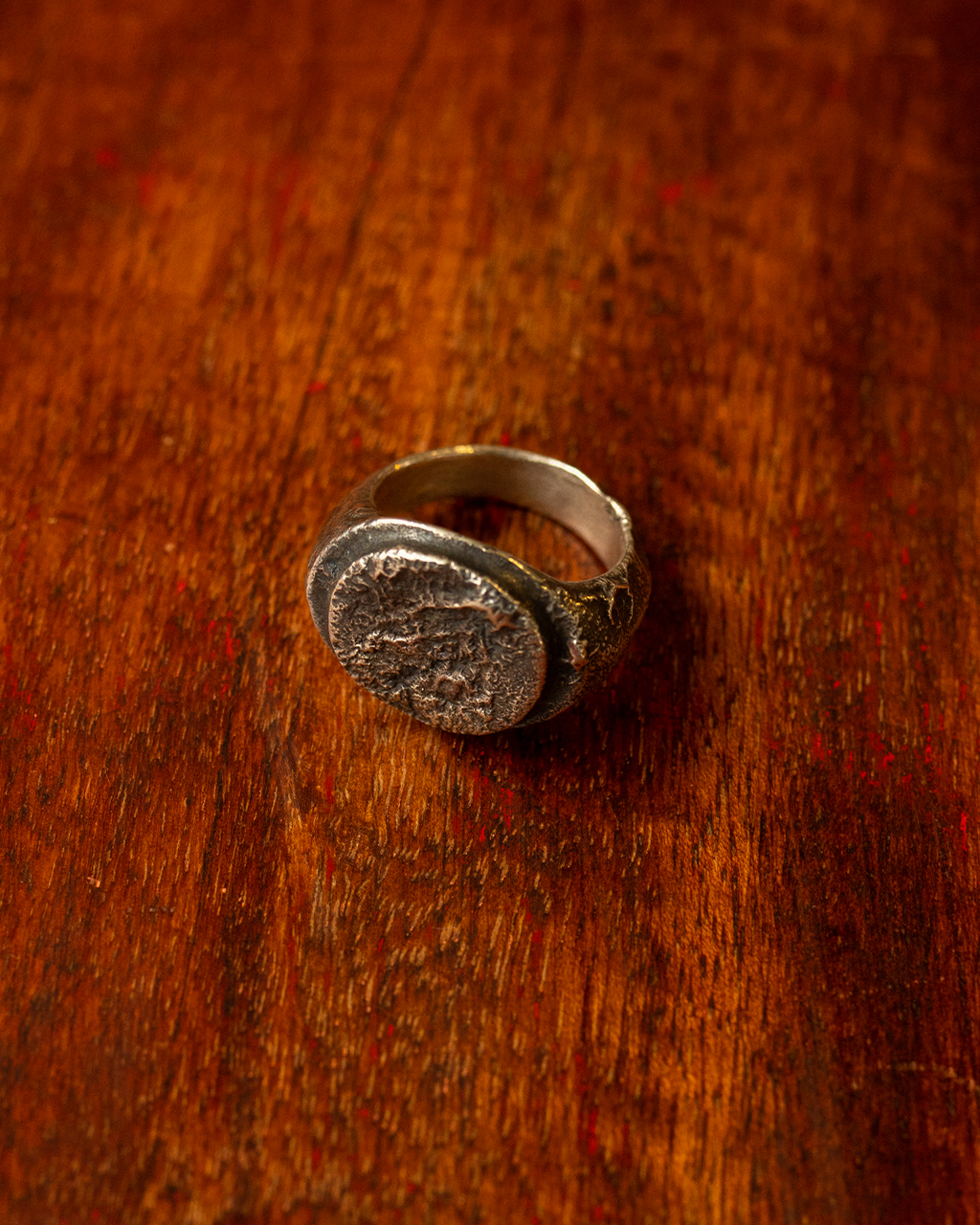 Reticulated signet 001 by EST. 1921